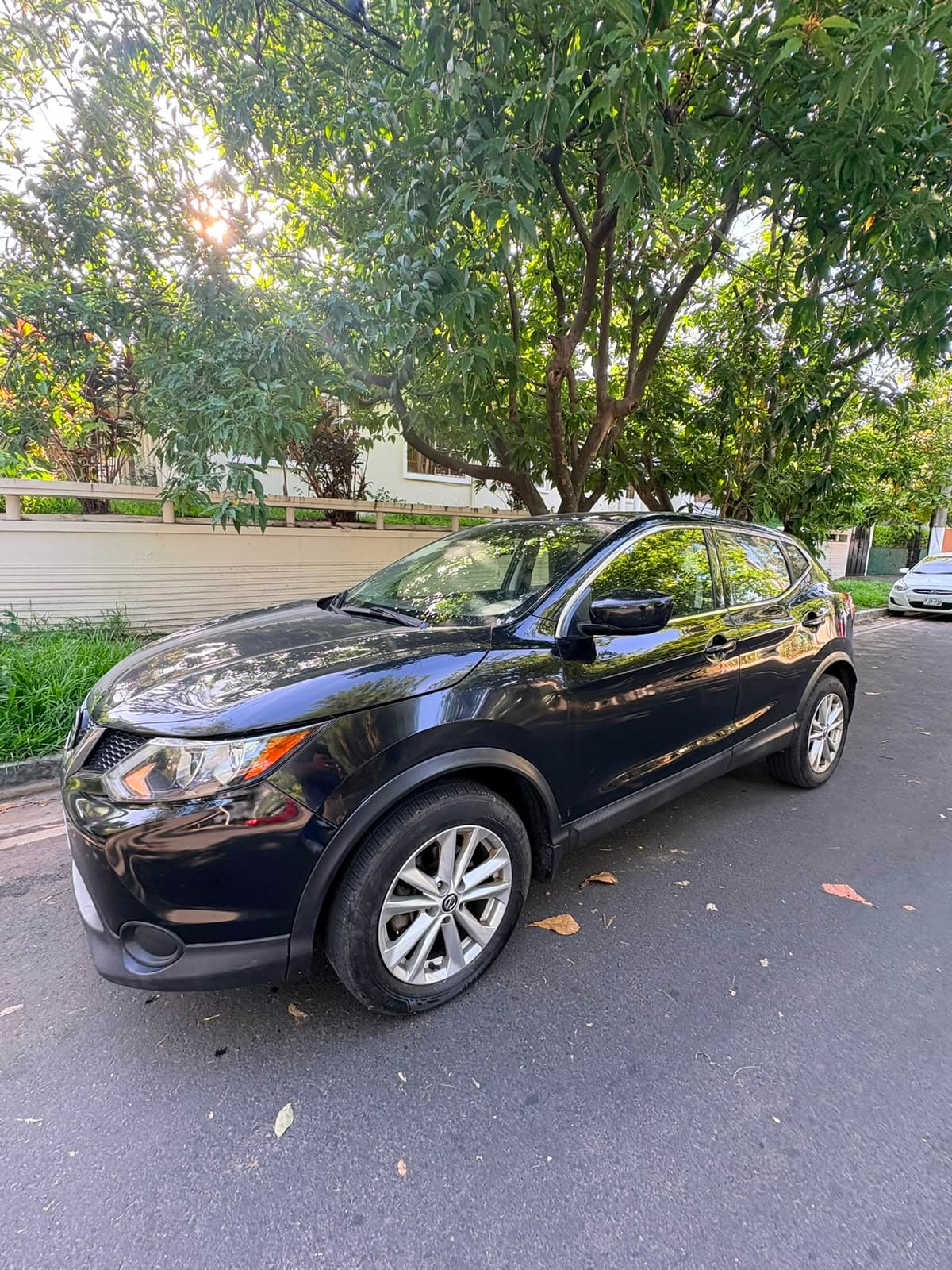 Nissan Rogue Sport 2019 Negra de renta en San Salvador, El Salvador — Lubbi Rent a Car